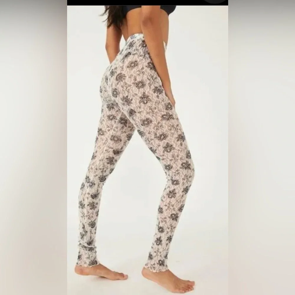 FREE PEOPLE Intimately Layered in Lace Leggings Chamoix‎ Combo new size XS new